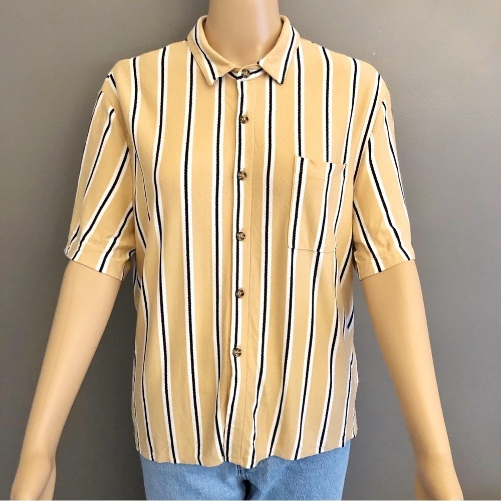 Double Zero Pastel Yellow Stripes Short Sleeves Button Down Shirt Blouse. Medium